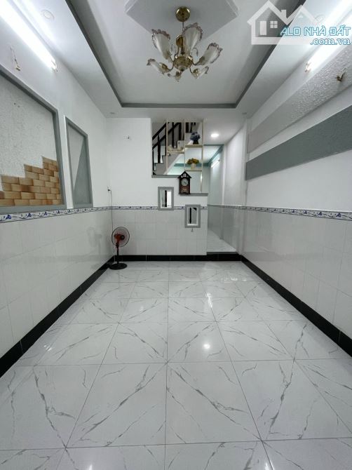 Nhà mới hẻm 242/ Bà Hom , 3.5x13m NH 3.75m, sát đường lớn giá 4.8 tỷ