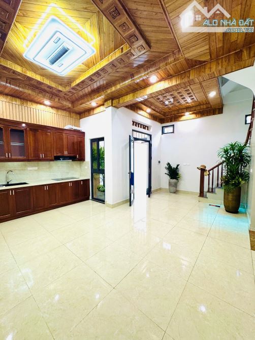 BÁN NHÀ NGUYỄN VĂN LINH, PHÚC LỢI (Phúc Đồng cũ)- 45M2- NỘI THẤT LONG LANH,NHỈNH 6 TỶ