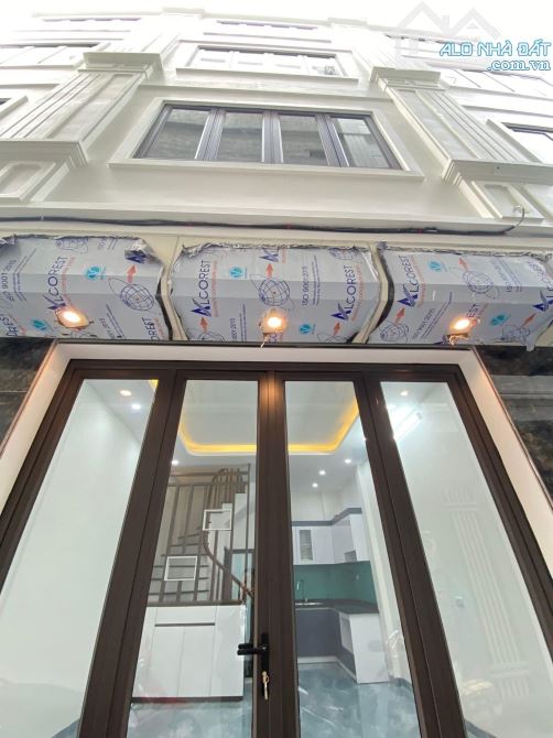 NHÀ ĐẸP PHỐ MINH KHAI – 3 BƯỚC RA PHỐ – 4 TẦNG 30 M2 CHỈ 6.2 TỶ – TRUNG TÂM HAI BÀ TRƯNG