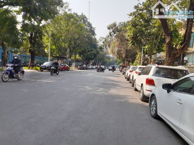 Đầu tư đẳng cấp, Bán Đất Mặt Phố Hai Bà Trưng, Hoàn Kiếm, DT 514m2 x Mặt tiền 15m, 320 Tỷ