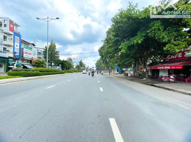 BÁN NHÀ MẶT TIỀN ĐƯỜNG 3/2 GẦN NGÃ TƯ MẬU THÂN VÀ ĐẠI HỌC CẦN THƠ. - 1