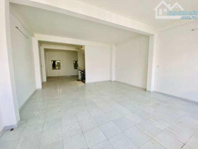 BÁN NHÀ LÊ VĂN QUỚI BÌNH TÂN 104M2 4 TẦNG 5PN NGANG 6M CHỈ 7.3 TỶ HẺM XE HƠI THÔNG