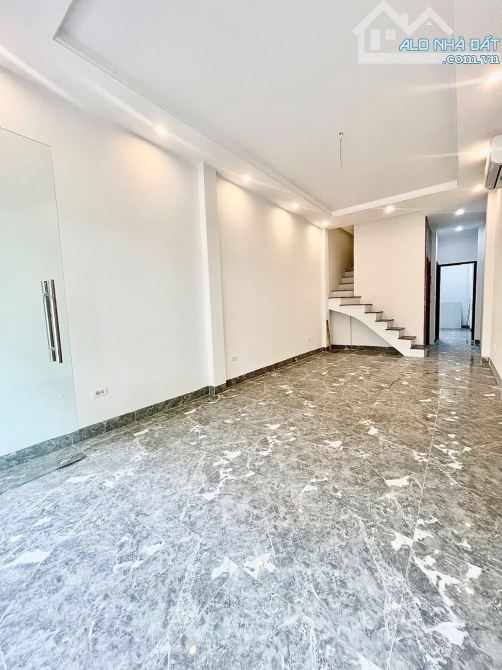 Nhà Đẹp Phân Lô Ngọc Khánh Ba Đình Vuông Vức Thang Máy - 4