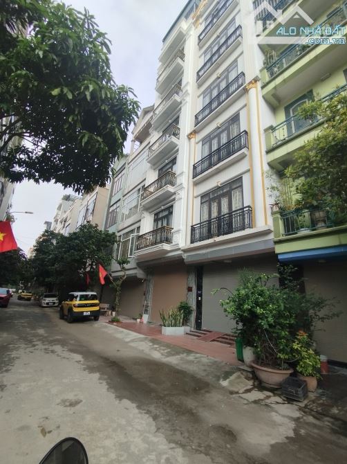 HIM LAM VẠN PHÚC, ĐƯỜNG TỐ HỮU HÀ ĐÔNG 5 TẦNG CẠNH SHOP HOUSE, NGÃ TƯ TỐ HỮU, VẠN PHÚC - 1