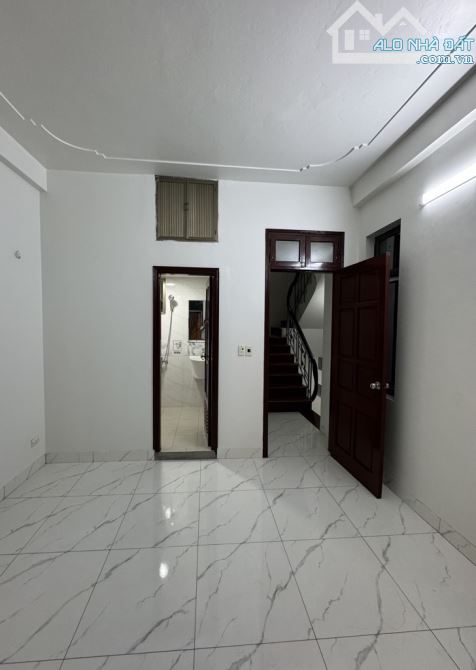 NGỌC THUỴ 65M2 - LÔ GÓC - OTO VÀO NHÀ - NỞ HẬU - DÂN XÂY CHẮC CHẮN - NỘI THẤT CƠ BẢN - 1