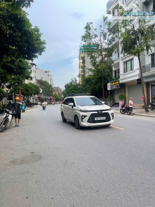 BÁN NHÀ YÊN XÁ TỔNG CỤC 5 TÂN TRIỀU. PHÂN LÔ . VỈA HÈ . DT 67M . 4 TẦNG MT 5M . MUA NHANH - 1
