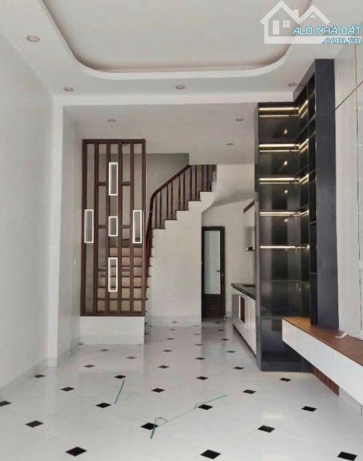 BÁN NHÀ BẮC TỪ LIÊM_LIÊN MẠC_LÔ GÓC, Ô TÔ ĐỖ CỬA, 35M2X5T, HỒ ĐIỀU HÒA, NHỈNH 5 TỶ - 1