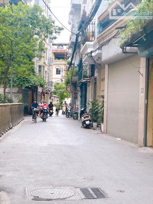 BÁN NHÀ VƯƠNG THỪA VŨ . Ô TÔ QUA NHÀ . VỊ TRÍ ĐẸP . DT 51M . NHÀ 5 TẦNG MT 6 M . MUA NHANH - 1