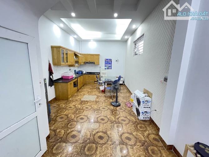 Bán nhà phố Vũ Ngọc Phan, Đống Đa, lô góc 3 mặt thoáng, ngõ thông, vừa ở vừa cho thuê - 1