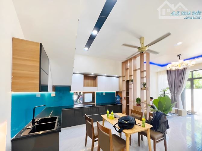 Nhà Lê Văn Quới - Bình Tân DT 57m2, 3 tầng- Mt 4,2m. Giá 5,05 tỷ, full nội thất, hẻm thông - 1