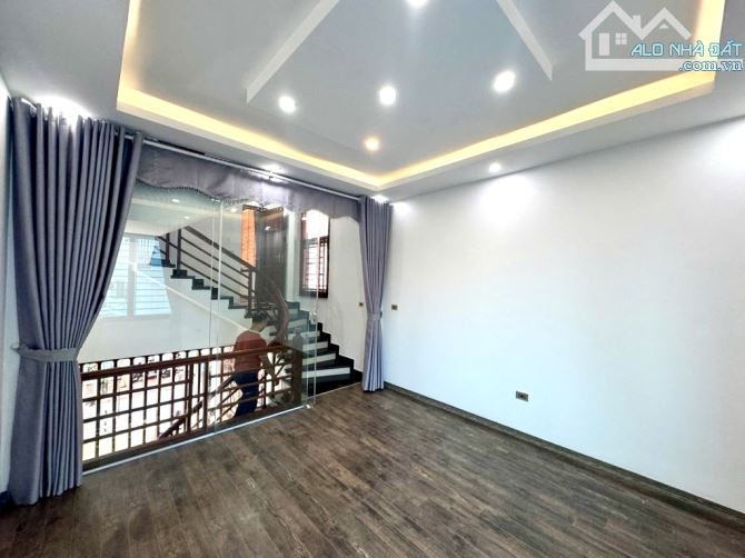 Bán nhà Thượng Thanh 4 tầng 47m, gara oto, full nội thất giá nhỉnh 10 tỷ - 1