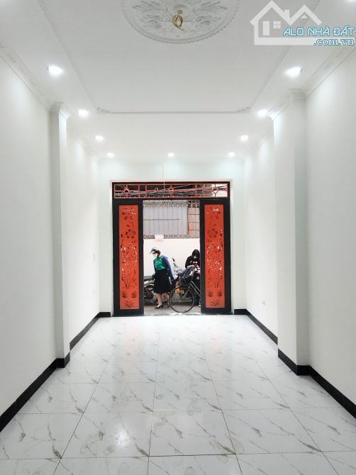 BÁN NHÀ MẬU LƯƠNG ,KIẾN HƯNG ,32M2 ,NHÀ 5T ,NGAY GẦN CHỢ GIÁ HƠN 5 TỶ - 1