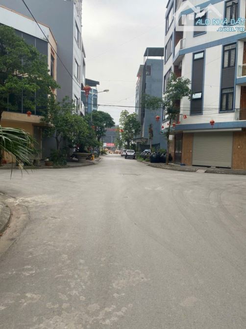 CẦN BÁN CĂN LK 4T CẠNH LÔ GÓC, TRỤC KINH DOANH-KHU D-YÊN NGHĨA -HÀ ĐÔNG. - 1