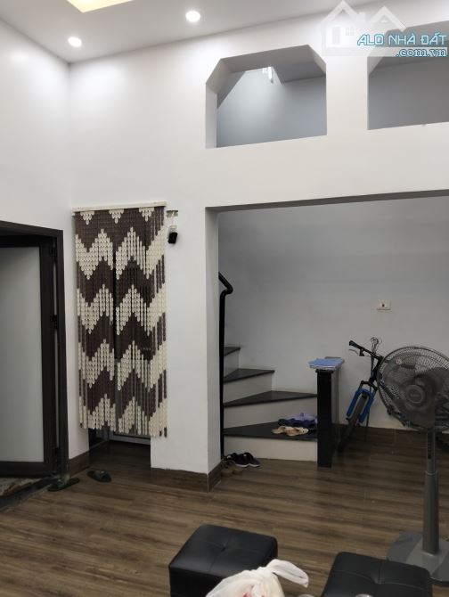 Bùi Xương Trạch – Nhà đẹp có sân cổng riêng – gần ô tô – giá chỉ 9 tỷ – pháp lý chuẩn - 1