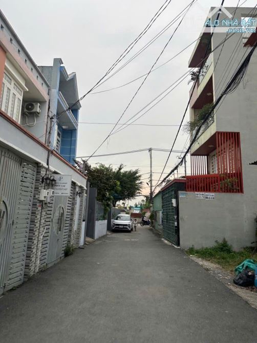 NHÀ 3 TẦNG THẠNH LỘC 13/ phường THẠNH LỘC Q12 ,dt 121m2( 4mx30m) hẻm 6m 💵6,1tỷ. - 1