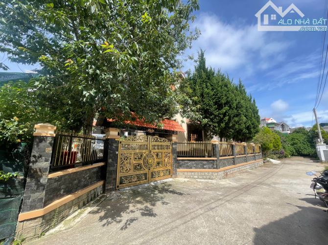 Cần bán villa hẻm ô tô lớn tại đường Nam Hồ, phường 11, Đà Lạt. - 1