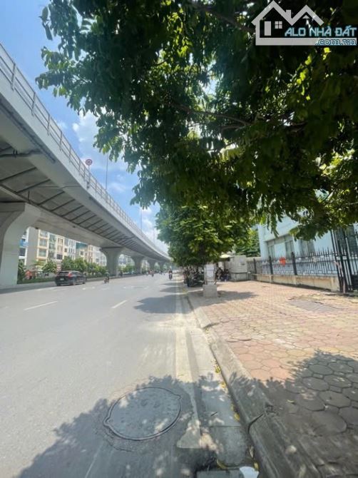 MP Minh Khai lô góc 3 mặt thoáng. DT 275m2 MT 11m sổ vuông đẹp - 1