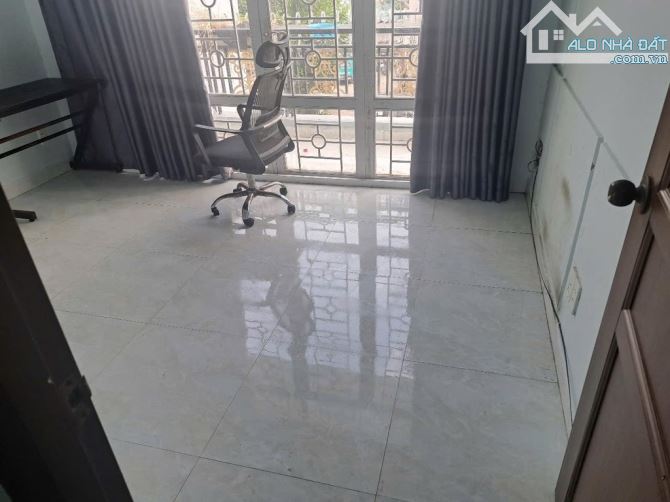 BÁN NHÀ 3 TẦNG KIẾN TRÚC HIỆN ĐẠI PHÚ MỸ Q7  DT: 4m x 14.5m (Tổng 58m²) – Sổ hoàn công đầy - 1