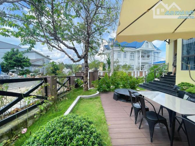 VILLA SÂN VƯỜN 2 MẶT TIỀN  AN SƠN PHƯỜNG XUÂN HƯƠNG 277M2 - 4 TẦNG 5PN 6WC - 24 TỶ - 1