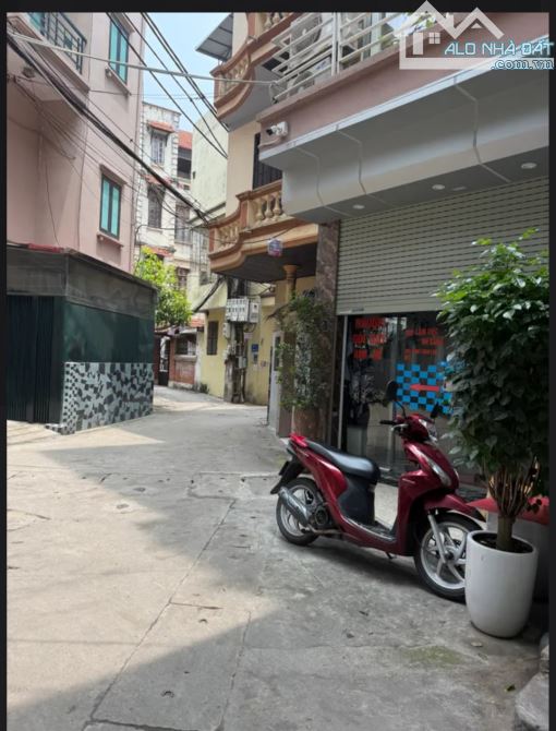 Cần bán nhà mặt ngõ ô tô kinh doanh Đường Bưởi. - 1
