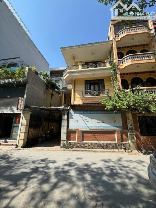 Nhà 3 tầng phố Trần Duy Hưng 130m ngang lớn hớn 8m Cầu Giấy Hà Nội phân lô trước nhà rộng - 1