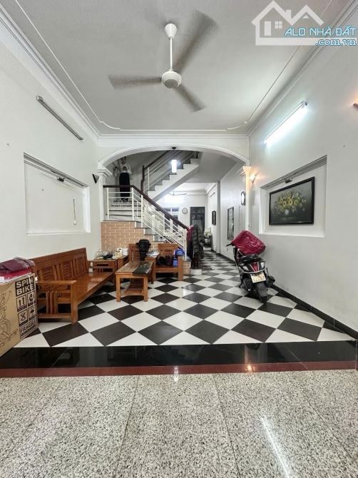 BÁN NHÀ CỔ NHUÊ - DÂN XÂY - NGÕ RỘNG - 75M2 - 14 .8 TỶ. - 1