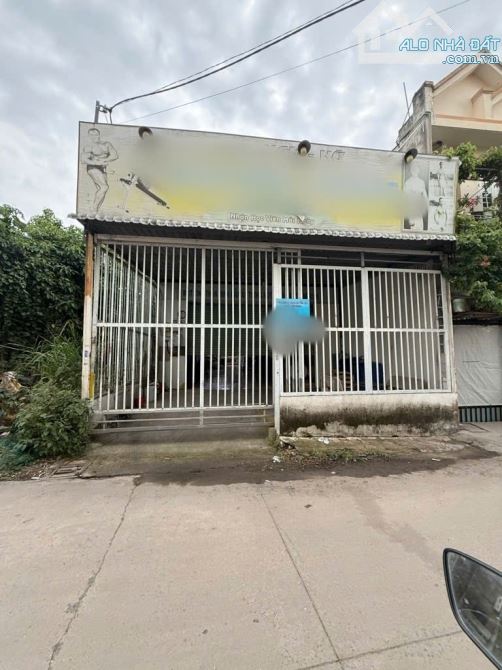 Bán Kho xưởng Cấp 4 đường HÀ HUY GIÁP, phường THẠNH XUÂN Q12 dt246,3m².DÒNG TIỀN 12/th - 1