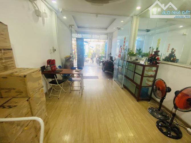 Chủ gấp bán giảm sâu chỉ nhỉnh 13 đồng 90m2 3 tầng trung tâm Quận 10 sẵn dòng tiền 25tr/th - 1