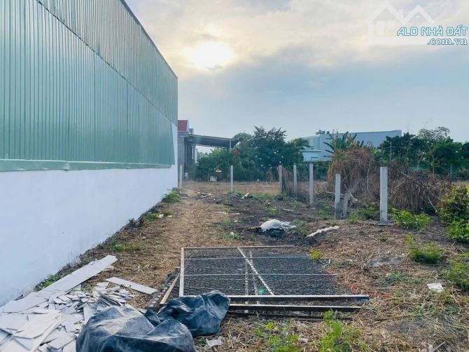 Xót Lại Nền Đất Thổ Đẹp 5 x 15m, Sổ Hồng Riêng Xây Dựng Tự Do. Thể Hiện Lối Đi - 1