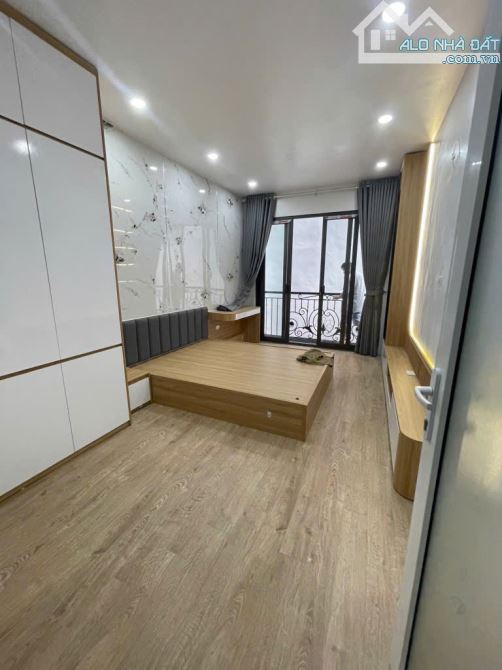 NHÀ HOÀNG QUỐC VIỆT – 35M² x 5 TẦNG – GẦN VÀNH ĐAI 2 – SỔ ĐỎ - 7,8 TỶ - 1