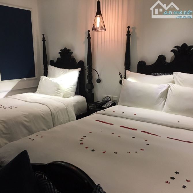 Bán Khách Sạn Mặt Phố Phố Mã Mây, Hoàn Kiếm 350m2 x 10 Tầng - 70 Phòng- MT 12m- Giá 298 Tỷ