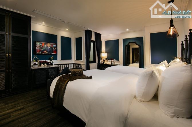 Bán Khách Sạn Mặt Phố Phố Mã Mây, Hoàn Kiếm 350m2 x 10 Tầng - 70 Phòng- MT 12m- Giá 298 Tỷ