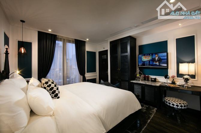 Bán Khách Sạn Mặt Phố Phố Mã Mây, Hoàn Kiếm 350m2 x 10 Tầng - 70 Phòng- MT 12m- Giá 298 Tỷ