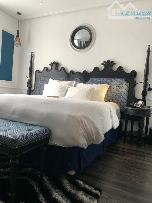 Bán Khách Sạn Mặt Phố Phố Mã Mây, Hoàn Kiếm 350m2 x 10 Tầng - 70 Phòng- MT 12m- Giá 298 Tỷ