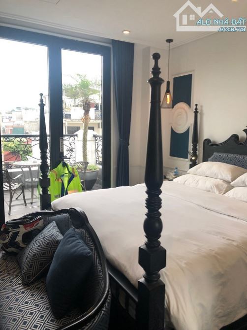 Bán Khách Sạn Mặt Phố Phố Mã Mây, Hoàn Kiếm 350m2 x 10 Tầng - 70 Phòng- MT 12m- Giá 298 Tỷ