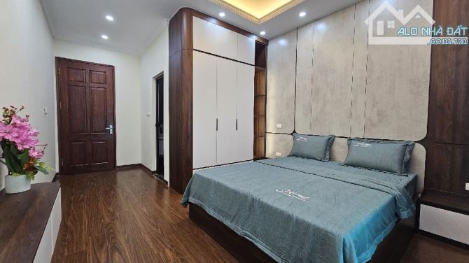 Chỉ 8.7 tỷ Nhà mới Ô tô đỗ - Nguyễn Đức Cảnh, Hoàng Mai - Dt 42m2, 4 Ngủ, MT 4m - 4