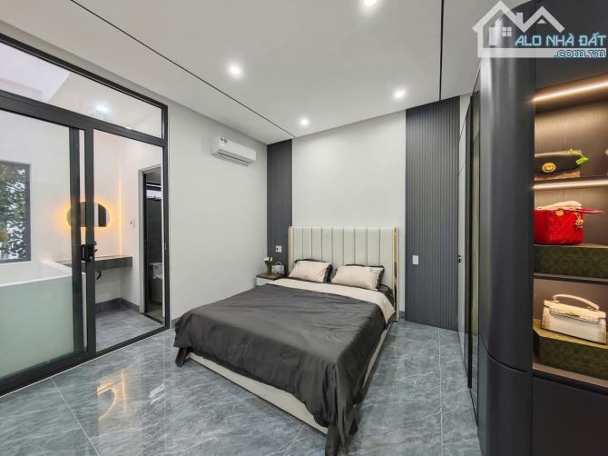 NGAY ĐẦM SEN, HẺM 6M, NHÀ 115m2, 4 TẦNG, NGANG 5.2m, KHUÔNG VIỆT, TÂN PHÚ. 12.3TỶ - 2