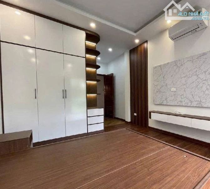 BÁN NHÀ BẮC TỪ LIÊM_LIÊN MẠC_LÔ GÓC, Ô TÔ ĐỖ CỬA, 35M2X5T, HỒ ĐIỀU HÒA, NHỈNH 5 TỶ - 2
