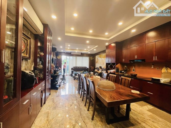 Phân lô TĐC NGỌC THỤY - vỉa hè kinh doanh - 82m 5tầng thang máy - giá chỉ 26,3tỷ - 2