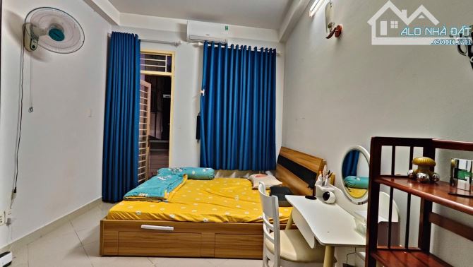 TT QUẬN 1👉 NHÀ ĐẸP HẺM RỘNG, CALMETTE, NGUYỄN THÁI BÌNH. 48M2 NGANG GẦN 7M - CHỈ 9,9 Tỷ. - 2