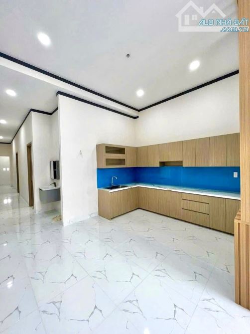 Do chuyển đổi công tác nên bán gấp căn cấp 4 mới xây - 2