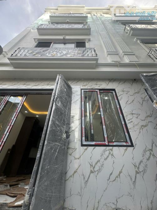 Bán nhà siêu đẹp, tiện ích công năng đầy đủ. 32m2x4T. ô tô đỗ cửa, chủ xây chắc chắn. - 2