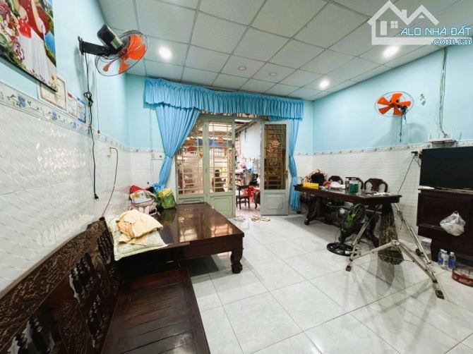 Bán nhà siêu rộng, 120m2 (7.2 x 17m), 5PN, trung tâm phường Long Trường, Q9, giá 6 tỷ - 2