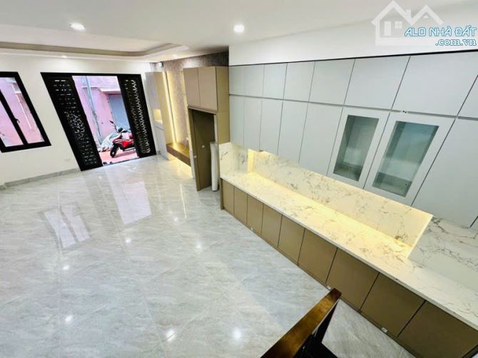 Hàng hiếm Long Biên – Nhà 5 tầng mới, 40m², ô chờ thang máy, ô tô đỗ gần, 6 tỷ+ - 2