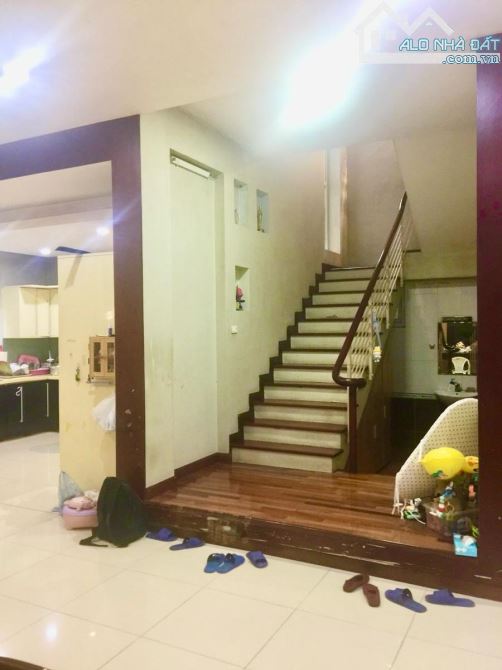 Biệt thự víp 230m2 4 tầng mặt tiền 12,5m khu đô thị Linh Đàm, giá cực tốt - 2