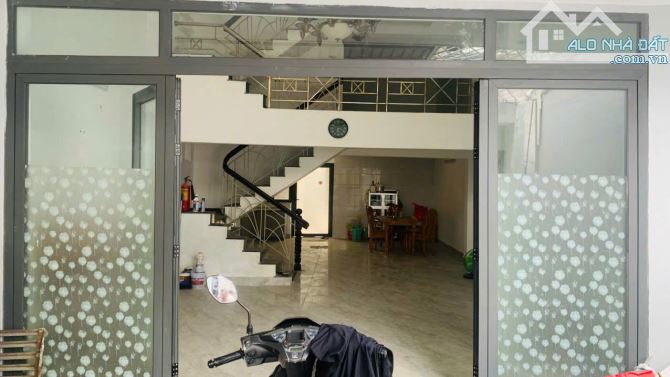 BÁN NHÀ, mặt tiền đường số 17, Quận 7, Dt: 6m x 15m. 4 tầng Giá rẻ 14 tỷ - 2