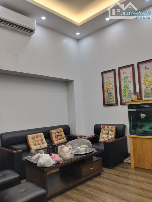 Bùi Xương Trạch – Nhà đẹp có sân cổng riêng – gần ô tô – giá chỉ 9 tỷ – pháp lý chuẩn - 2