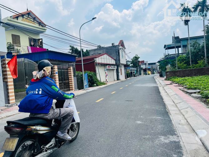 Siêu rẻ lô đất mặt đường Lương Quán-Nam Sơn giá chỉ 1,5x tỷ - 2