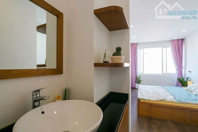 Bán nhà 2 mặt hẻm xe hơi gần chợ Thái Bình Q1 – 4 tầng BTCT – Giá 14.5 tỷ - 2