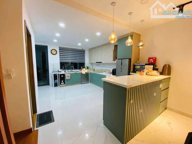 Cần bán gấp nhà phố 3 tầng, diện tích 100,64 m² (ngang 5 m) 3 tầng, 4 phòng ngủ - 2